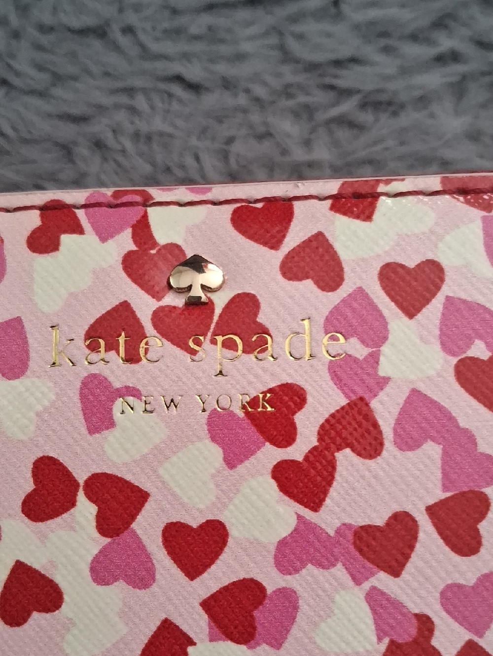 Kate spade Pink and Red Heart Print Zip Wallet,Excellent Condition🎉🎉🎉🎉🎉 - Picture 2 of 9